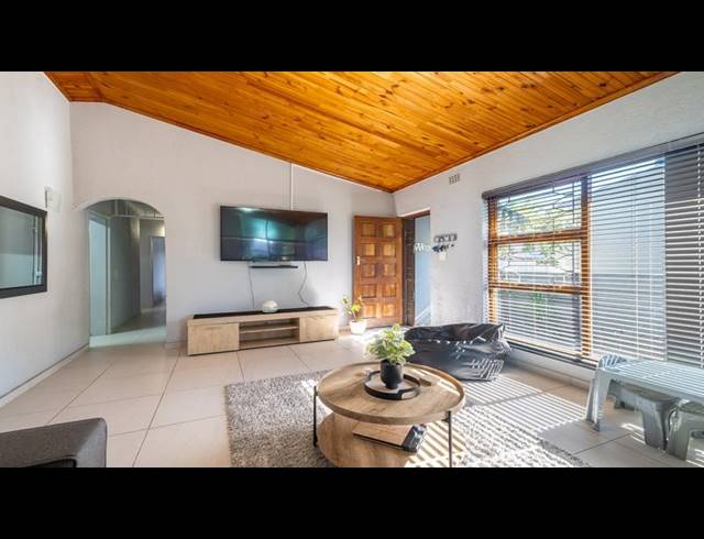 4 BEDROOM HOUSE FOR SALE IN GLENLILY